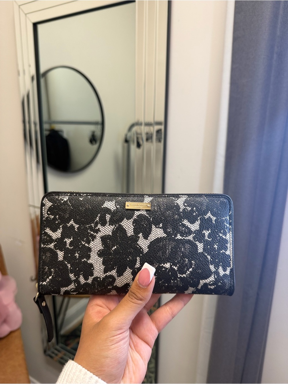 Floral Lace Zip-Around Wallet - Black/White